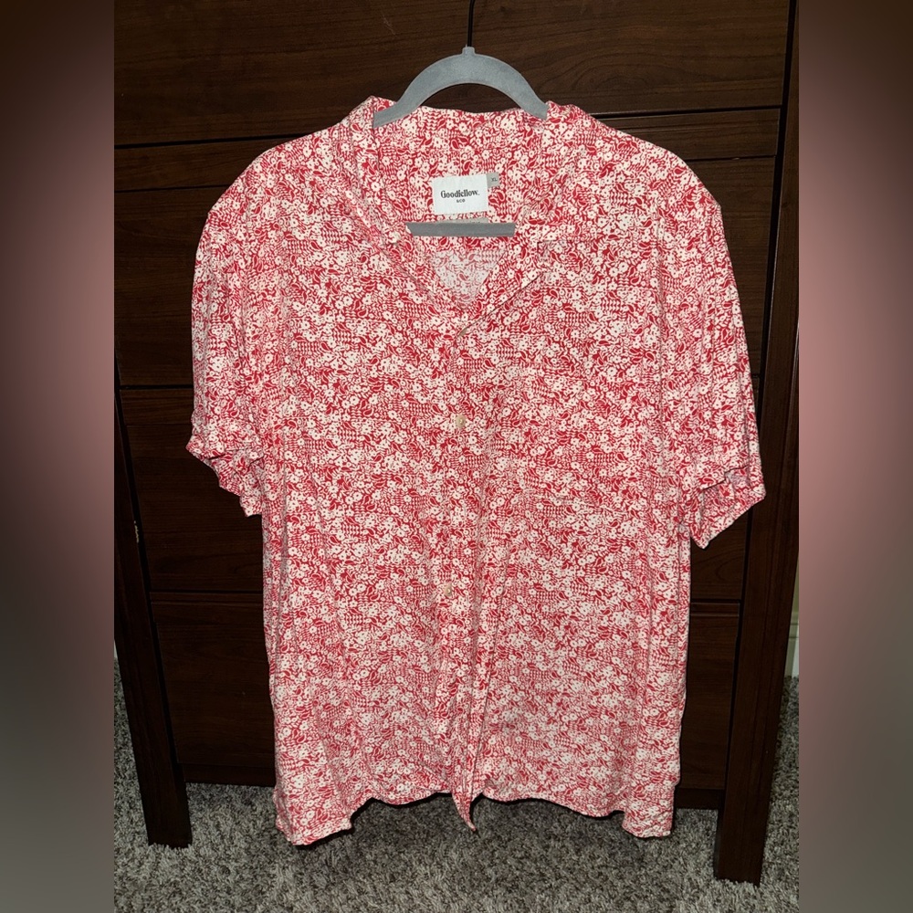 Goodfellow & Co Red and White Casual Button Down Shirt
